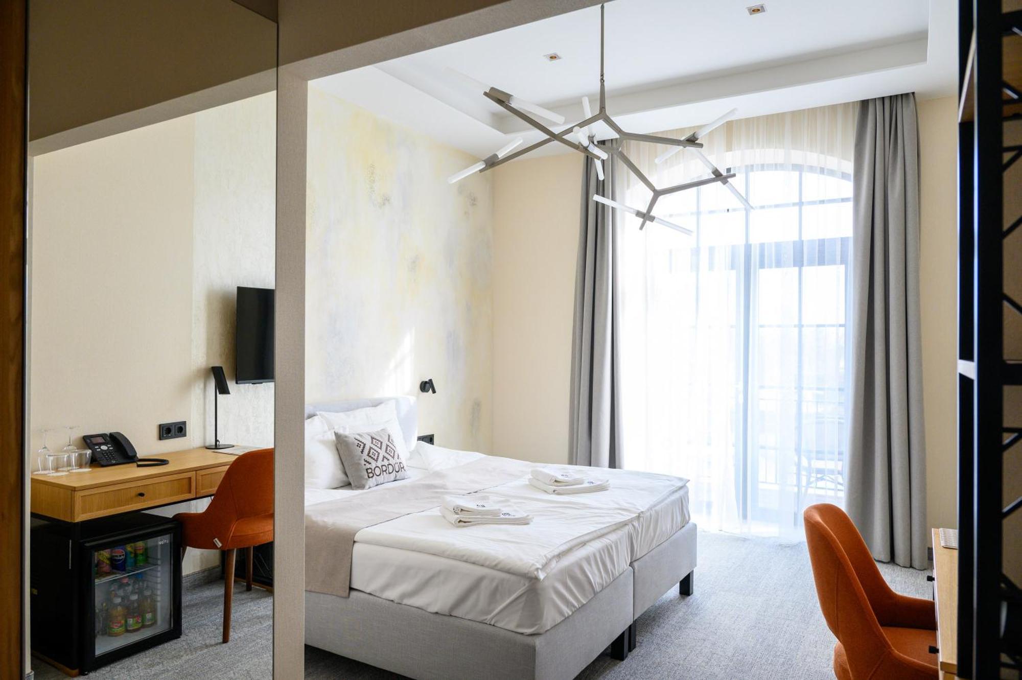 Bordur Wellness Hotel Superior Es Szonyegmuzeum Bekesszentandras Room photo